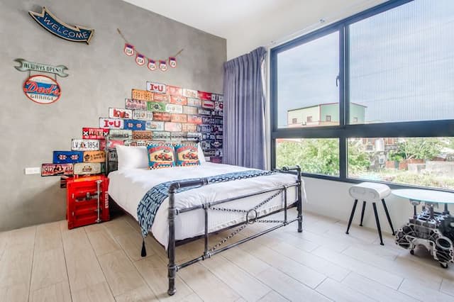 Flying Club-Standard Double Room-202-1