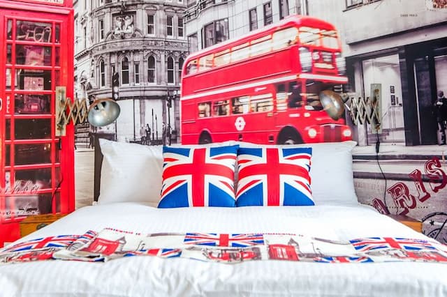 Flying Club-Deluxe Double Room with Bathtub-401-4