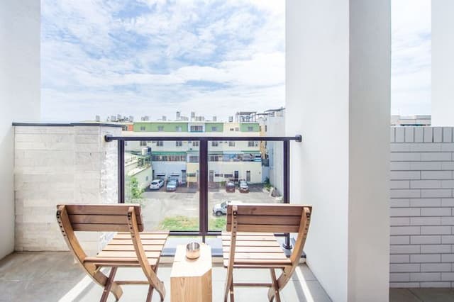 Flying Club-Deluxe Double Room with Bathtub-401-9