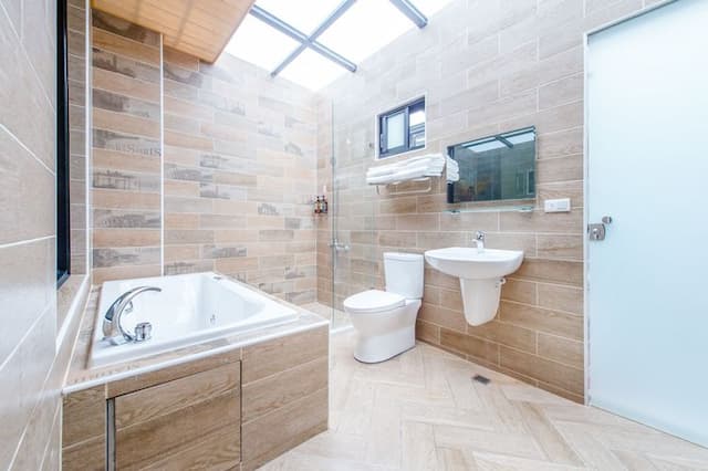 Flying Club-Quadruple Room with Bathtub-101-8