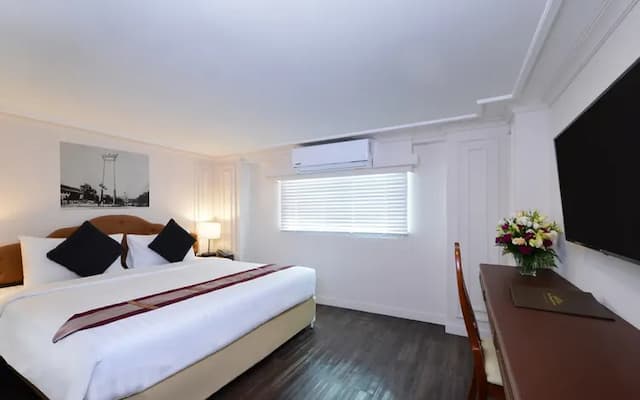 Siam Champs Elyseesi Unique Hotel - SHA Extra Plus-Superior King-2