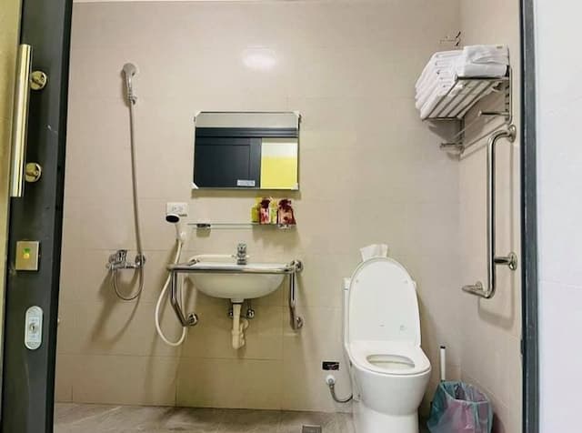 蒲公英莊園｜無障礙環境-【 大方 】間六人房-4