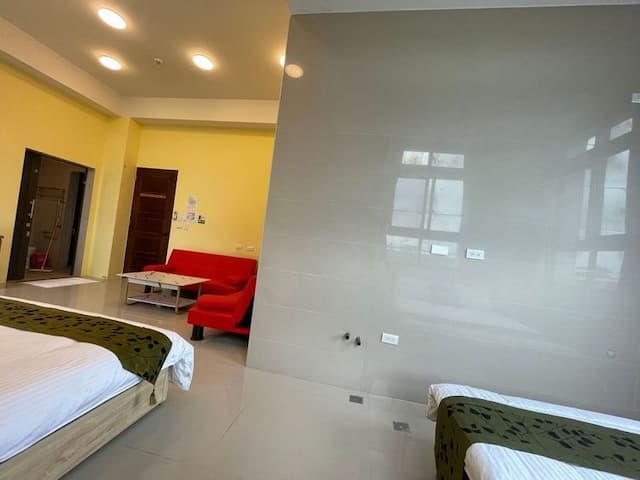 蒲公英莊園｜無障礙環境-【 大方 】間六人房-6