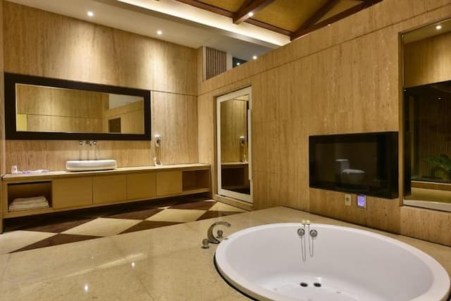 台中威尼斯汽車旅館-高級雙人房－附 SPA 浴缸（18:00 後入住）-6