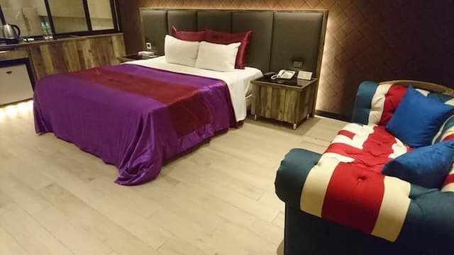 台中威尼斯汽車旅館-高級雙人房－附 SPA 浴缸（18:00 後入住）-3