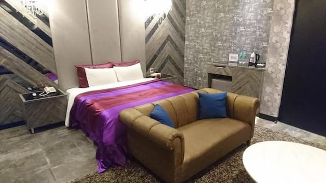 台中威尼斯汽車旅館-高級雙人房－附 SPA 浴缸（18:00 後入住）-4