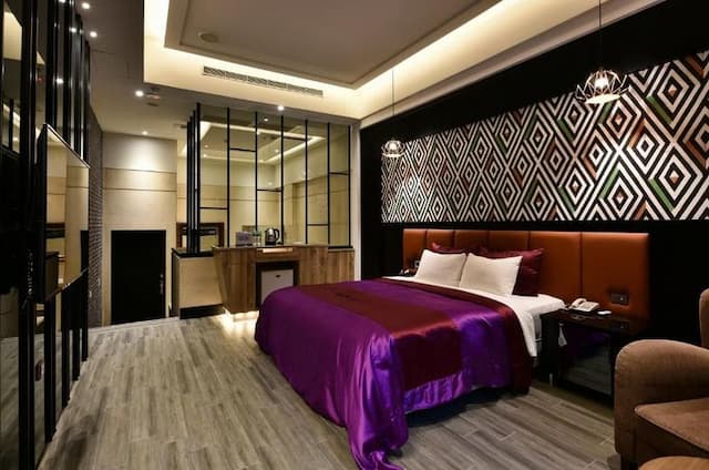 台中威尼斯汽車旅館-豪華雙人房（18:00 後入住）-4