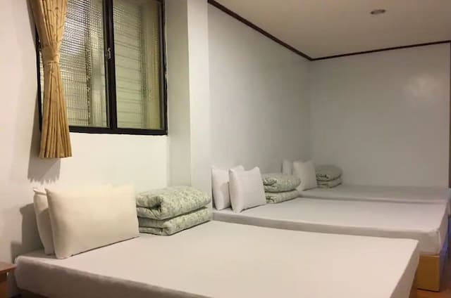 Jin Hua Cold Spring Hotel-Room for six people (Free Bubble Cold/Hot Spring in Room)-2