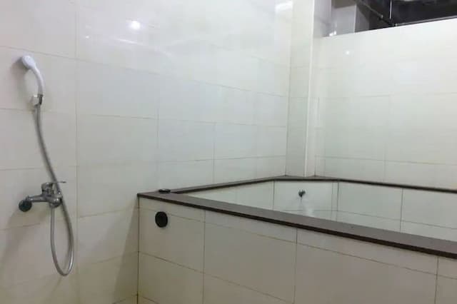 Jin Hua Cold Spring Hotel-Room for six people (Free Bubble Cold/Hot Spring in Room)-4