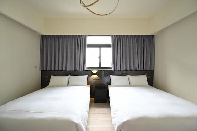 衡定理台南安平包棟民宿·理蓄｜10-20人包棟｜知名美食節目指定合作旅宿｜設有麻將、烤肉、廚房、浴缸｜特約烤肉店家｜豪宅體驗｜軟水系統｜精油沐浴備品｜鄰近漁光島-包棟-4