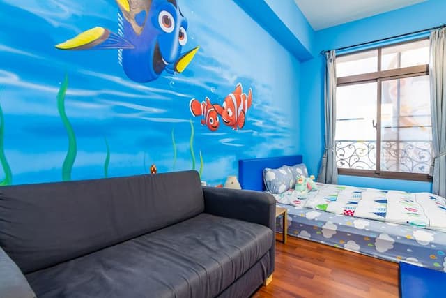 小搗蛋親子民宿 l 卡通服裝、親子遊戲區-高級四人房-附浴缸-海底世界-3