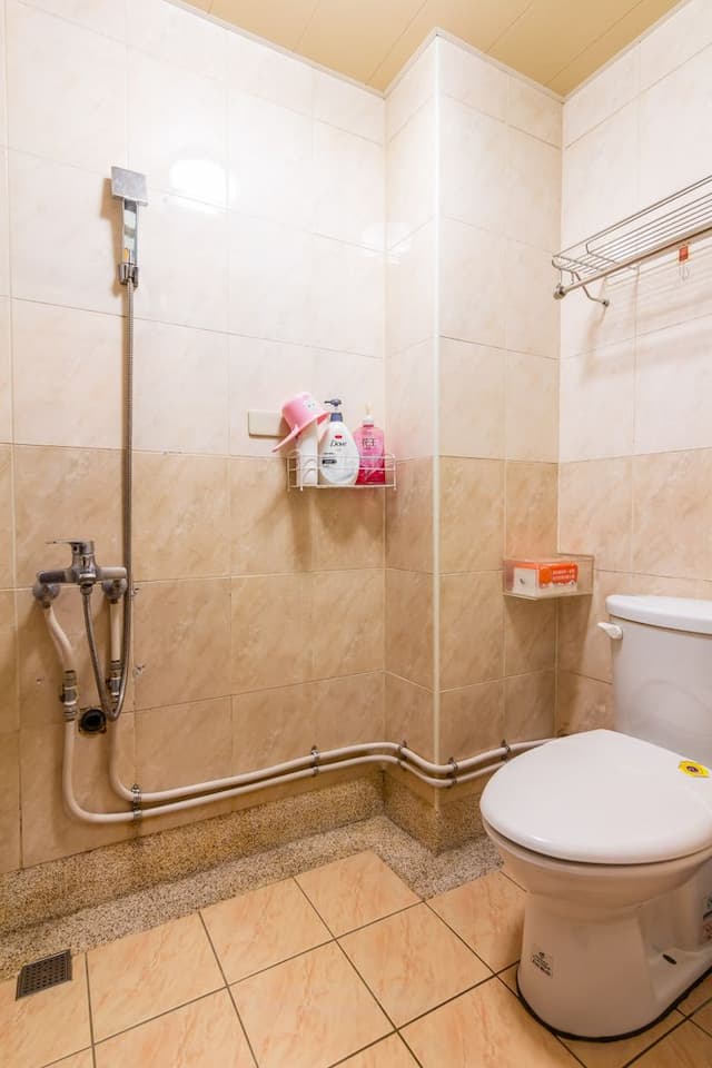 小搗蛋親子民宿 l 卡通服裝、親子遊戲區-高級四人房-附浴缸-海底世界-8