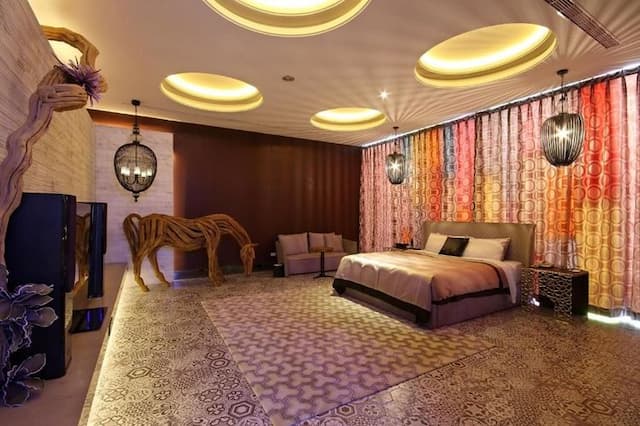 同等級房型依設計不同，設備略有不同，以實際現場提供為準