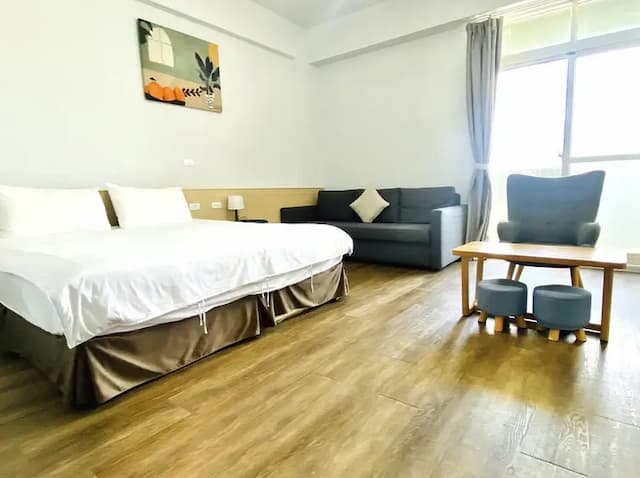 smalldug-Quadruple Room with Balcony-1