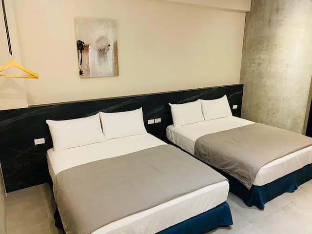 Midsummer Guest House-Quadruple room with balcony (standard double bed)-203-1