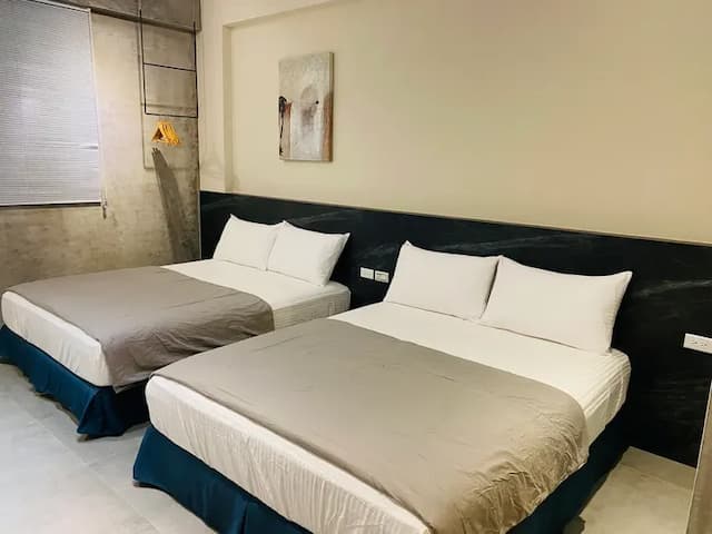 Midsummer Guest House-Quadruple room with balcony (standard double bed)-203-2