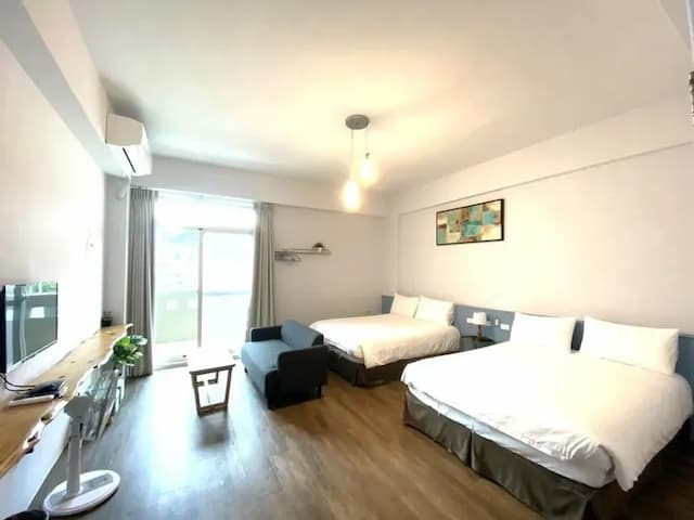 smalldug-Comfort Quadruple Room with Balcony (201)-4