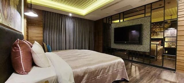 Song Xia Motel-Deluxe Double Room (Check in at 17:00 on weekdays, Check in at 21:00 on Saturday)｜Breakfast included-4