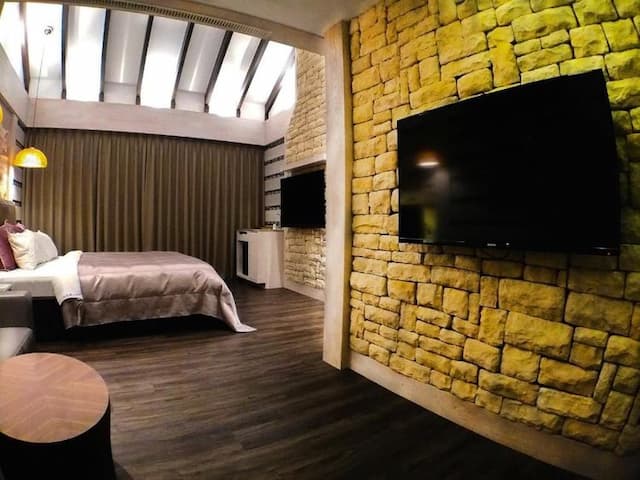 Song Xia Motel-Superior Double Room(Check-in at 17:00 on weekdays, Check in at 21:00 on Saturday)｜Breakfast not included-5