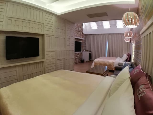 Song Xia Motel-Superior Double Room(two King beds)(Check-in at 17:00 on weekdays, Check in at 21:00 on Saturday)｜Breakfast included-5