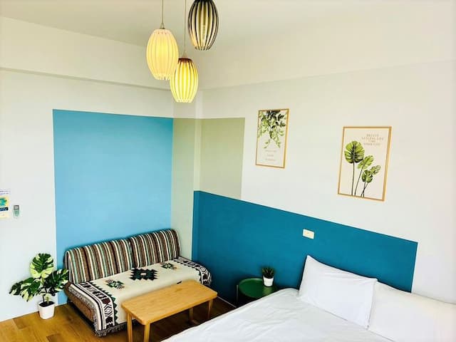 smalldug-Extra Large Suite - with Balcony (402)-1