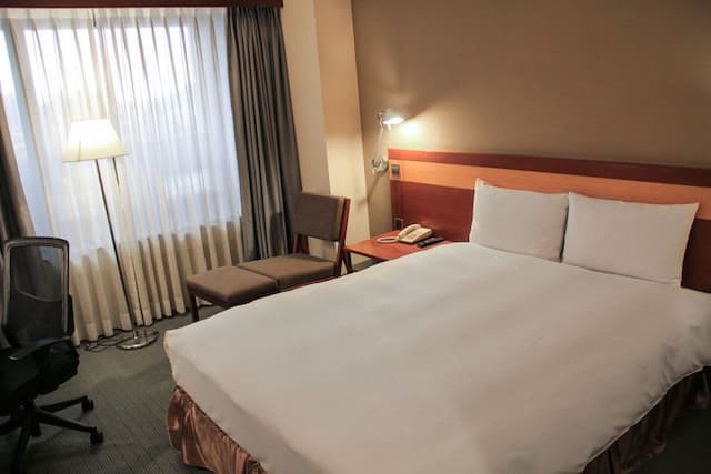 Guide Hotel Hsinchu Zhongyang-Standard Double Room-1