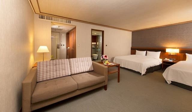 Guide Hotel Hsinchu Zhongyang-Deluxe Quadruple Suite-10