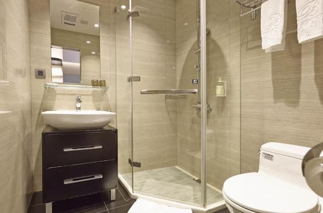 Hotel B7-Standard double room (no window)-5