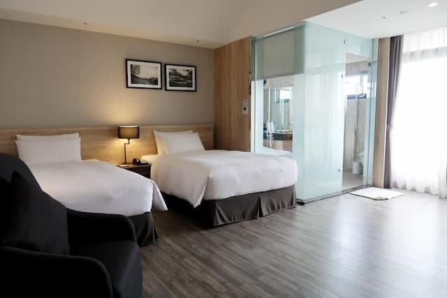THE HO HOTEL-Deluxe Twin Room-4