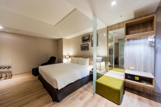 THE HO HOTEL-Superior Double Room-1