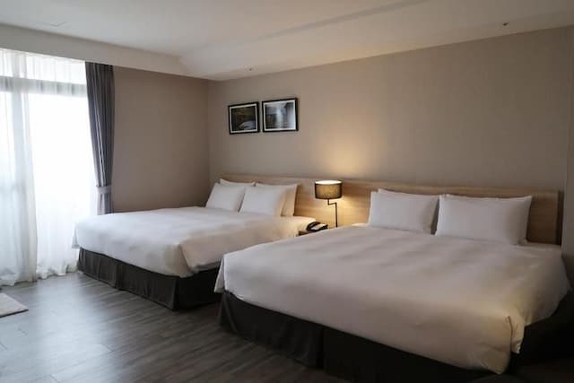 THE HO HOTEL-Deluxe Quadruple Room-3