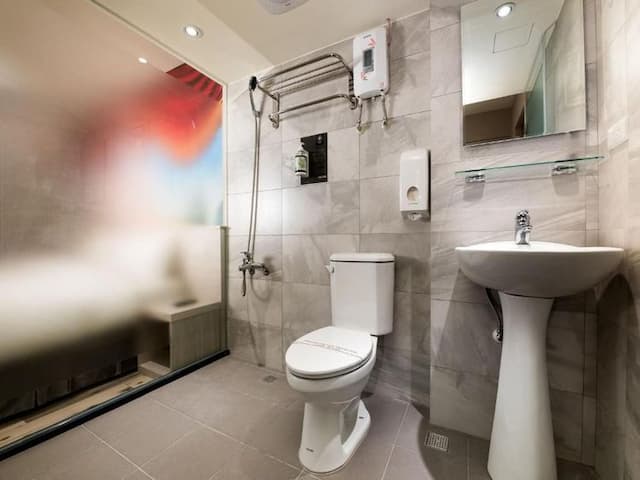 DAZZ INN-Double Room - No Breakfast-5