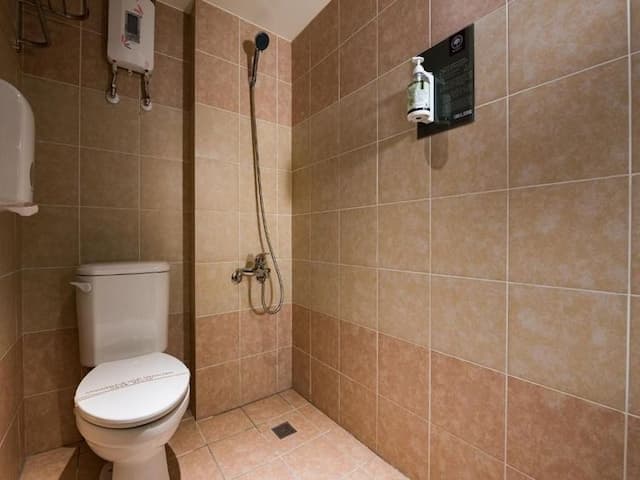 DAZZ INN-Quadruple Room - No Breakfast-7