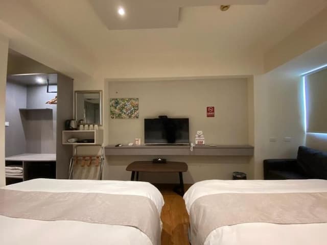 DAZZ INN-Quadruple Room - No Breakfast-5