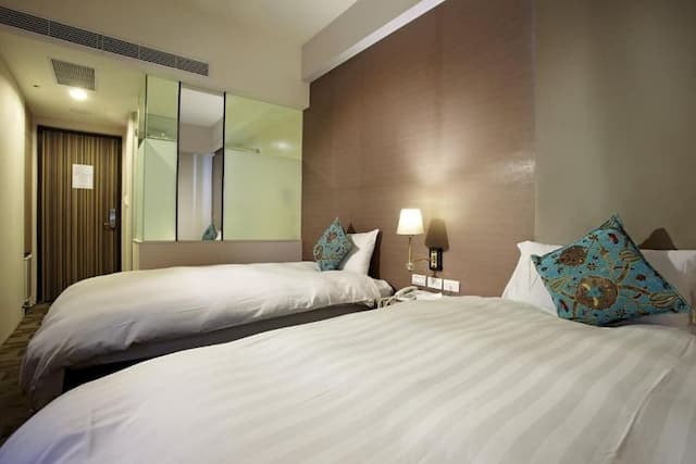 米卡沙旅店｜近台中火車站-標準雙床房-3