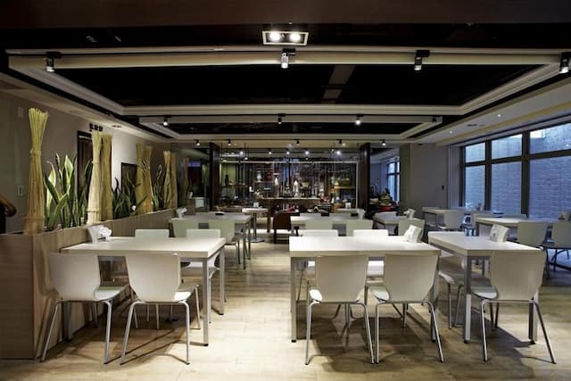 米卡沙旅店｜近台中火車站-標準雙床房-8