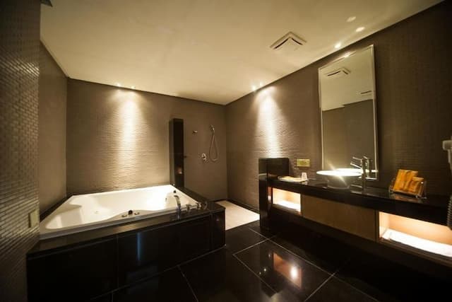 Refinement Motel-Business Double Room without Private Garage-6