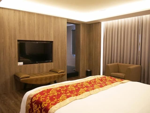 Refinement Motel-Business Double Room without Private Garage-1