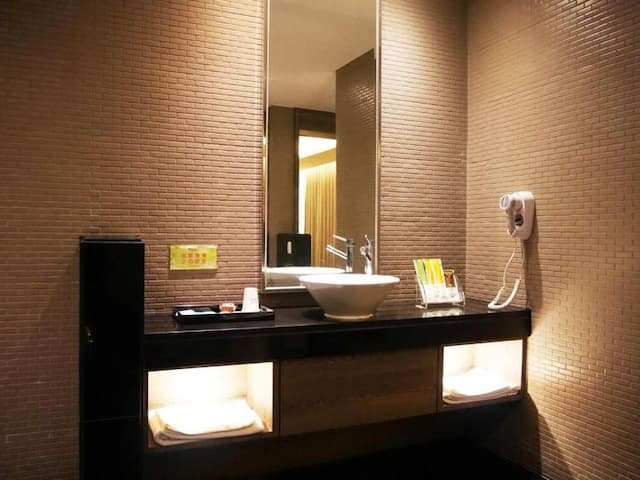 Refinement Motel-Business Double Room without Private Garage-8