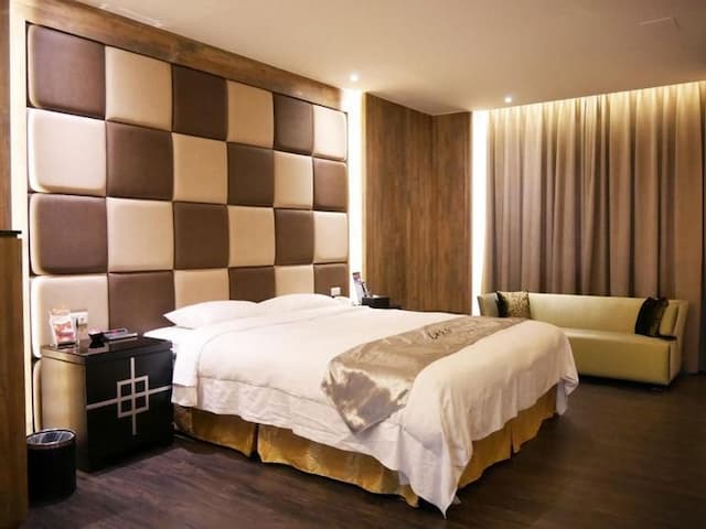 Refinement Motel-Deluxe Double Room with Spa Bath-6
