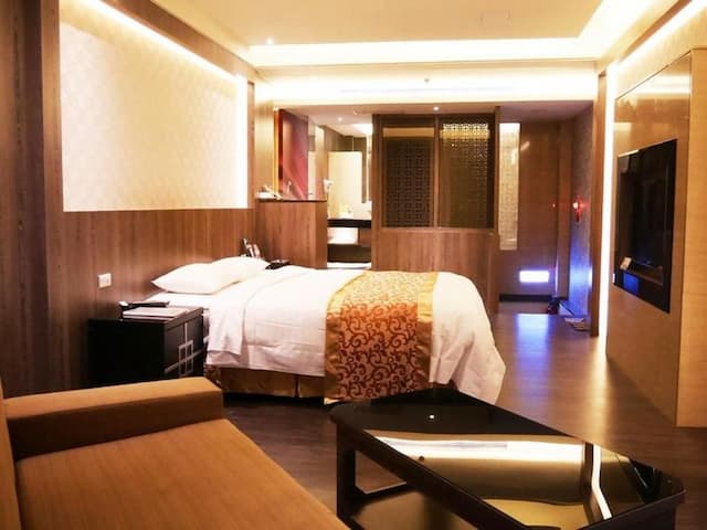 Refinement Motel-Deluxe Double Room with Spa Bath-5
