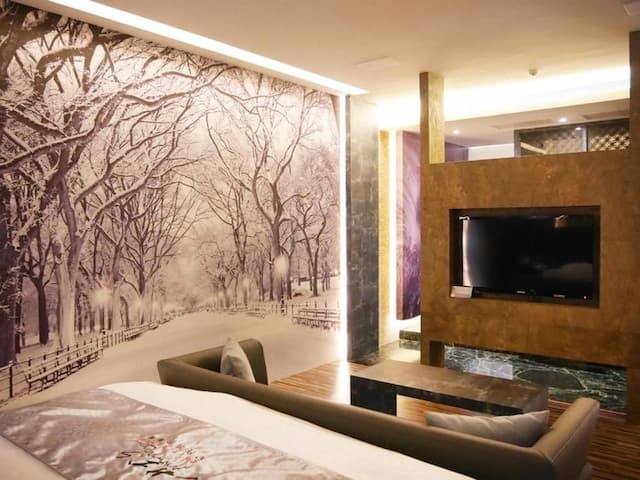 Refinement Motel-Deluxe Double Room with Spa Bath-2