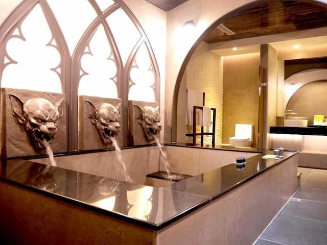 Refinement Motel-Deluxe Double Room with Karaoke Facilities-3