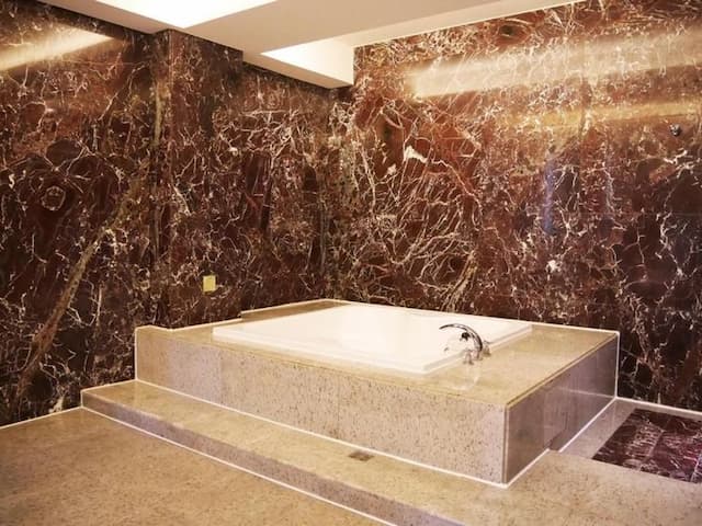 Refinement Motel-Business Quadruple Room - No Private Garage-10