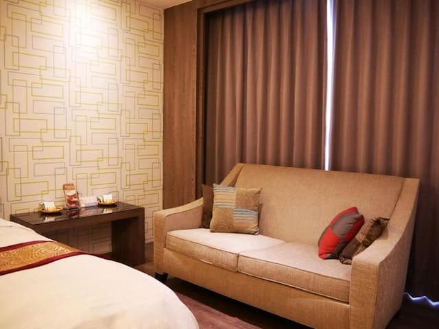 Refinement Motel-Business Quadruple Room - No Private Garage-4