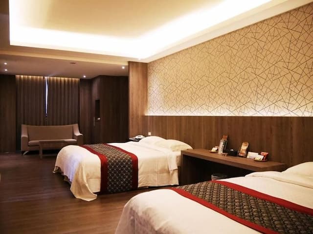 Refinement Motel-Business Quadruple Room - No Private Garage-2