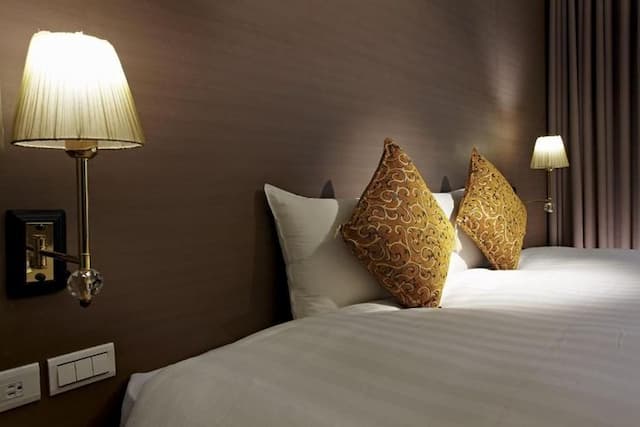 米卡沙旅店｜近台中火車站-豪華雙人房-2