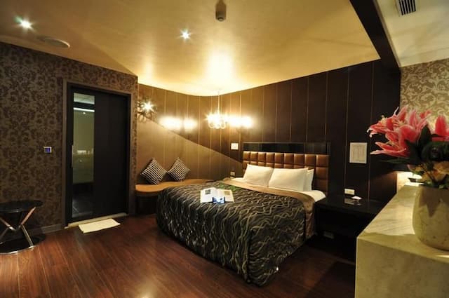 采岩汽車旅館 ｜洲際棒球場5分鐘｜-時尚套房-附SPA浴缸-3