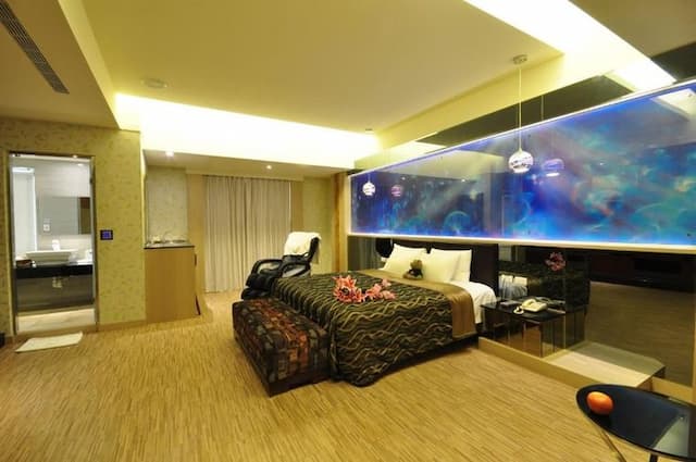 采岩汽車旅館 ｜洲際棒球場5分鐘｜-主題房-附 SPA 浴缸-4