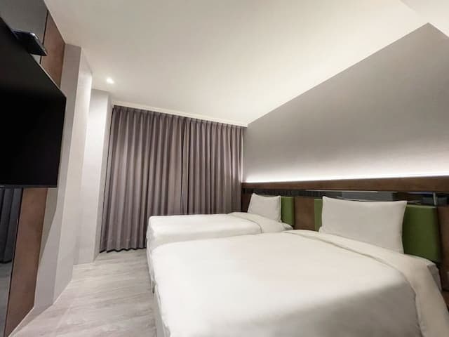 雀客旅館台中青海-雀躍雙床客房-2